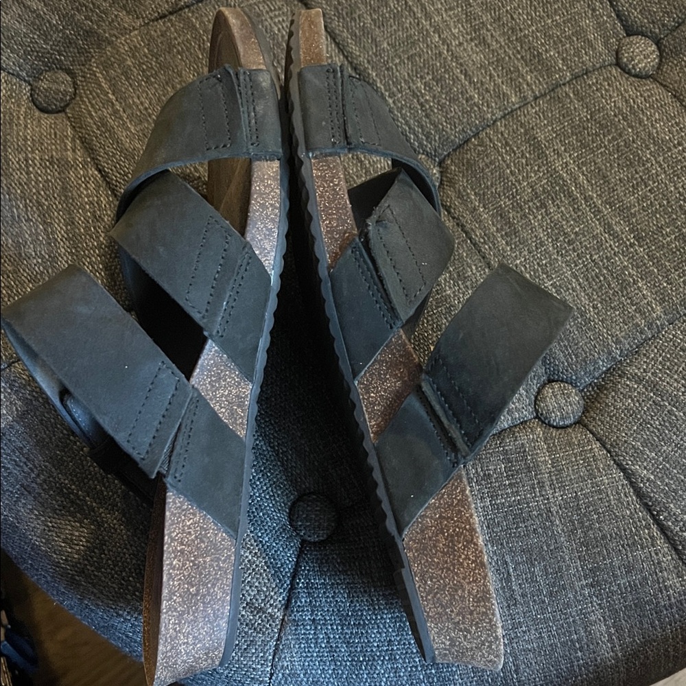Teva black suede Sandals, 8.5 - Picture 6 of 6